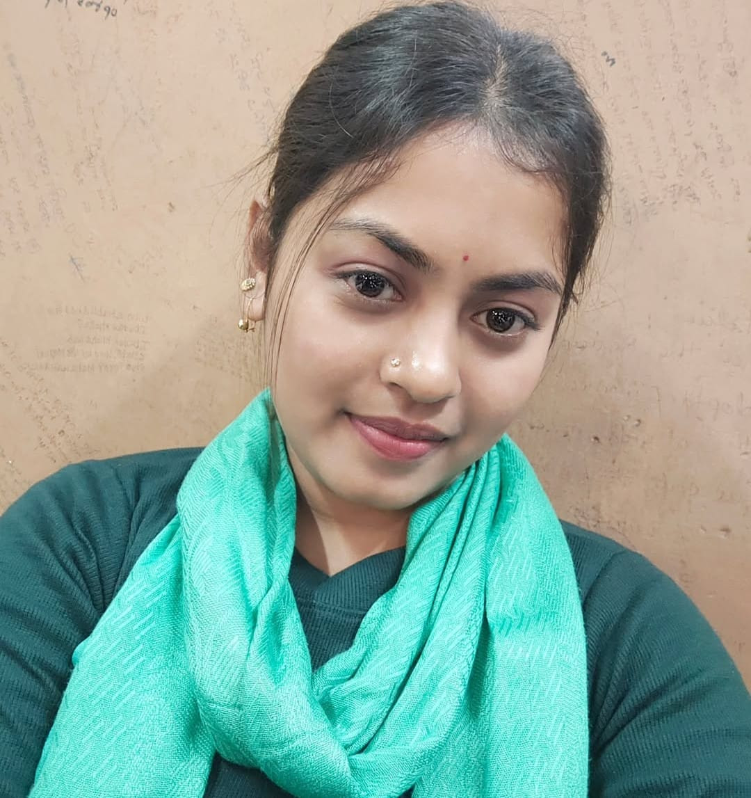 নীলা আন্টির লাল প্যান্টি চুরি